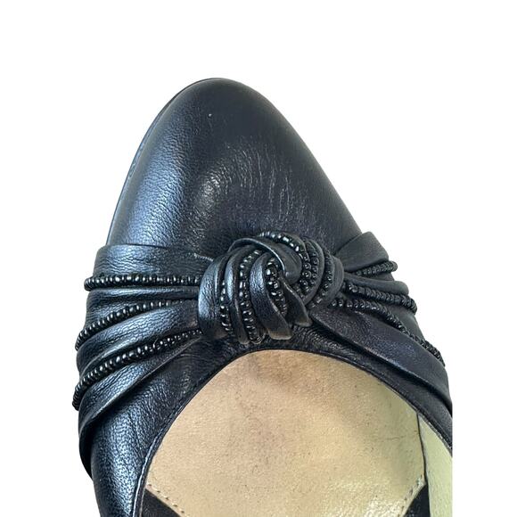 Guy Laroche Vintage Black Rose Adorned Leather Pumps Shorter Heel sz 35 - Picture 4 of 14